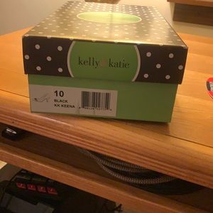 Kelly& Katie black pointed toe heels